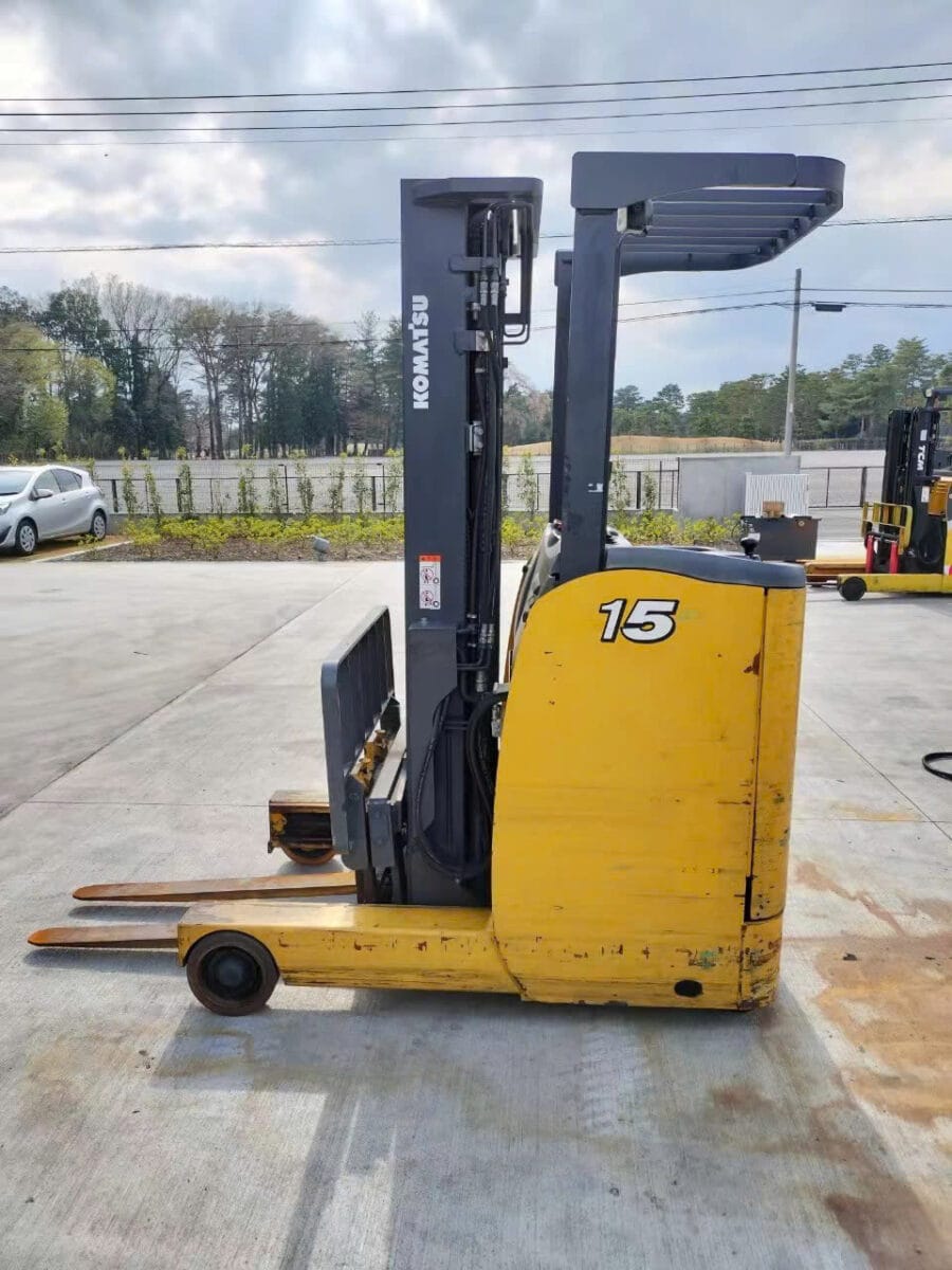 KOMATSU 1500kg Nâng 5 Mét KOMATSU 1500kg Nâng 5 Mét