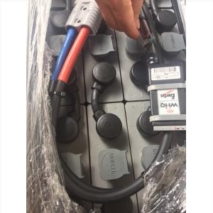 Bình Điện HAWKER 48V-700Ah